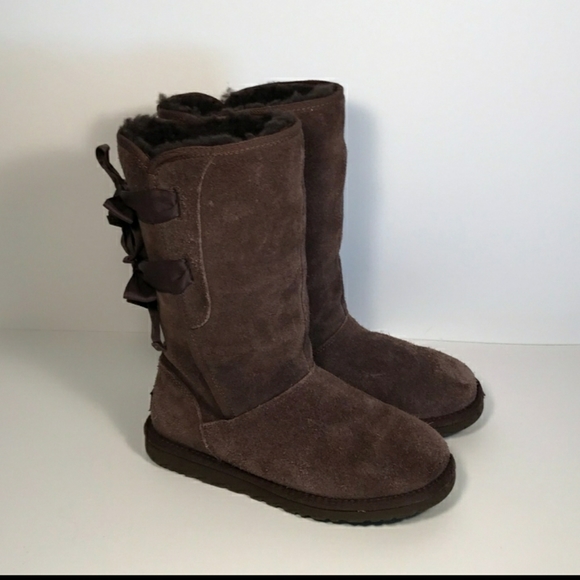 Looking to trade for these uggs!look thru my close - Picture 6 of 14